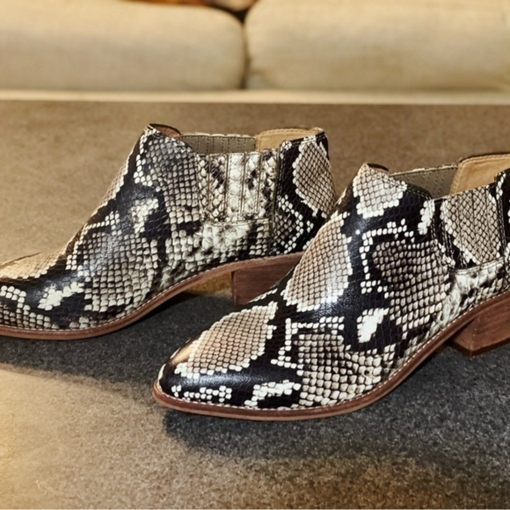 Madewell‎ Sonia Faux Snakeskin Leather Chelsea Ankle Boot